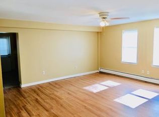 619 N Forklanding Rd, Maple Shade, NJ 08052