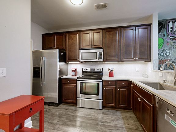 5th image of 4844 Bevendean Dr Unit B5