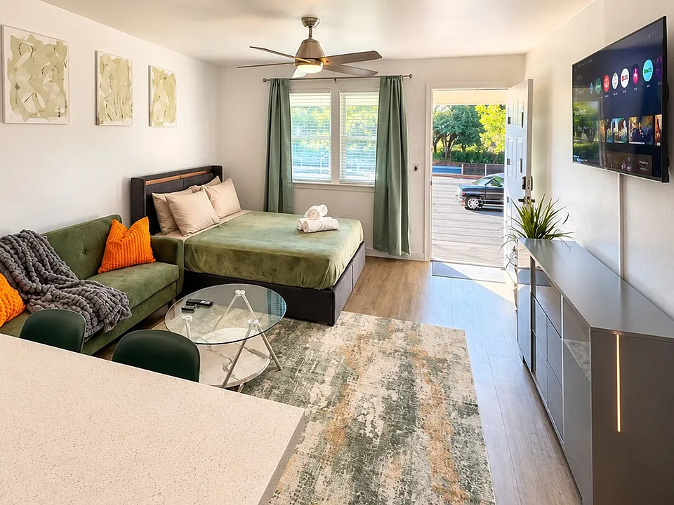 6811 Great Northern Blvd #2-ID1497890P