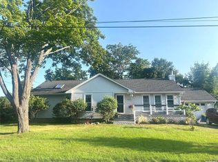 219 Elm Rd W, Mastic Beach, NY 11951