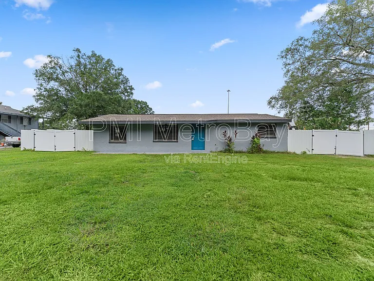 6121 N Falkenburg Rd — Photo 14