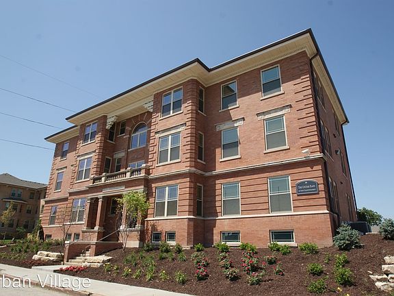 5th image of 2934 Leavenworth St APT 102