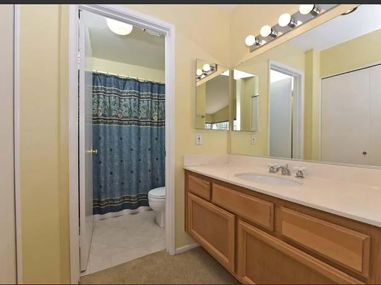 10962 Creekbridge Pl — Photo 15
