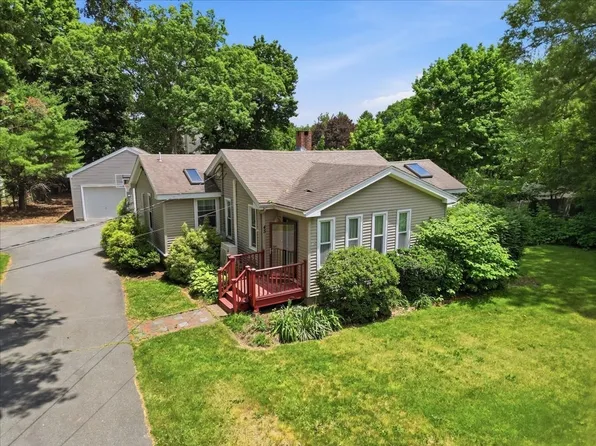 45 Park St, Norfolk, MA 02056