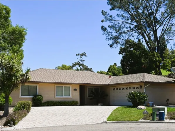 1075 La Reina Dr, San Marcos, CA 92078