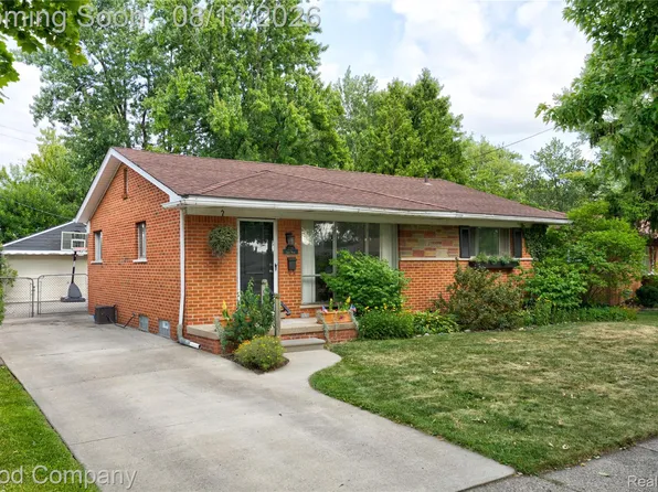 220 N Webik Ave, Clawson, MI 48017