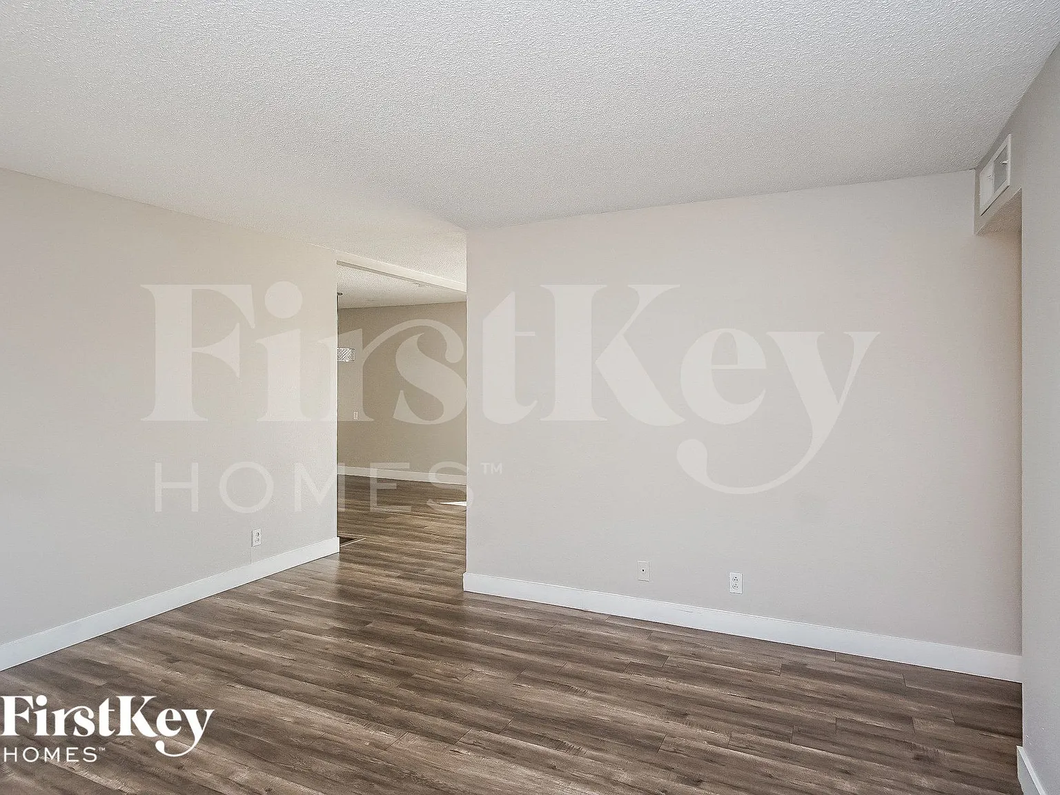 3 bed, 2.0 bath, 1248 sqft, $1,985 — Photo 2