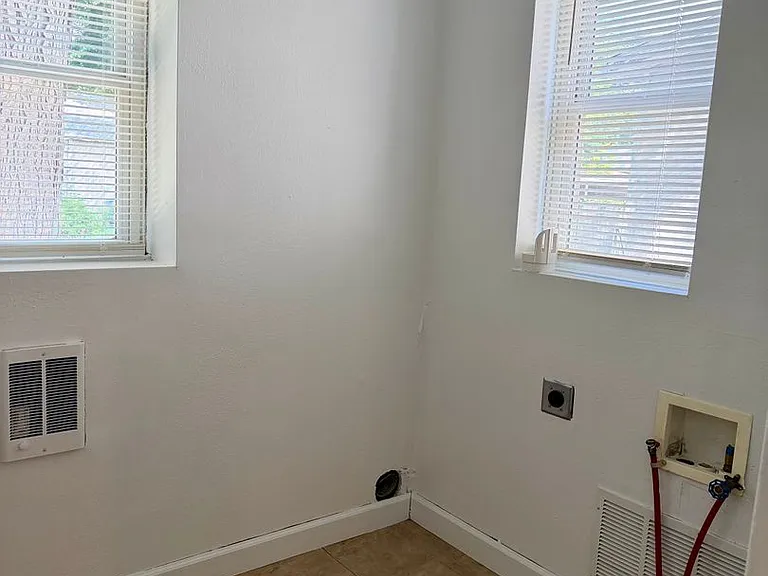 741 S 1st Ave — Photo 24