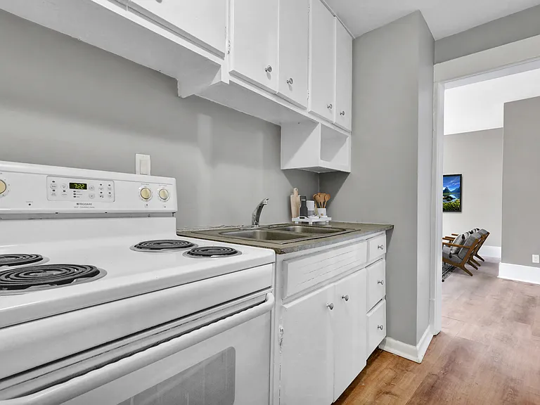 818 Vine St #3 — Photo 3