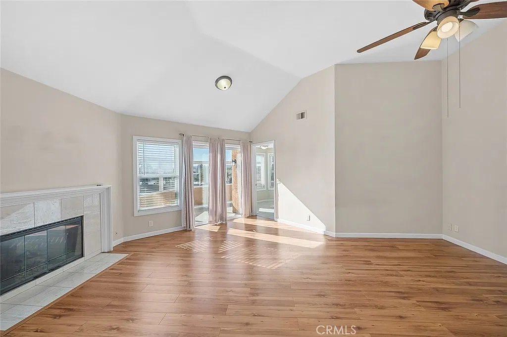 2 bed, 1308 sqft, $3,200 — Photo 3