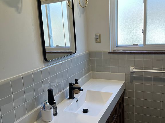 5th image of 23837 Glenhill Dr #1