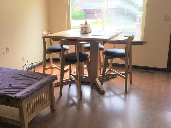 5th image of 237 Whitehills Dr