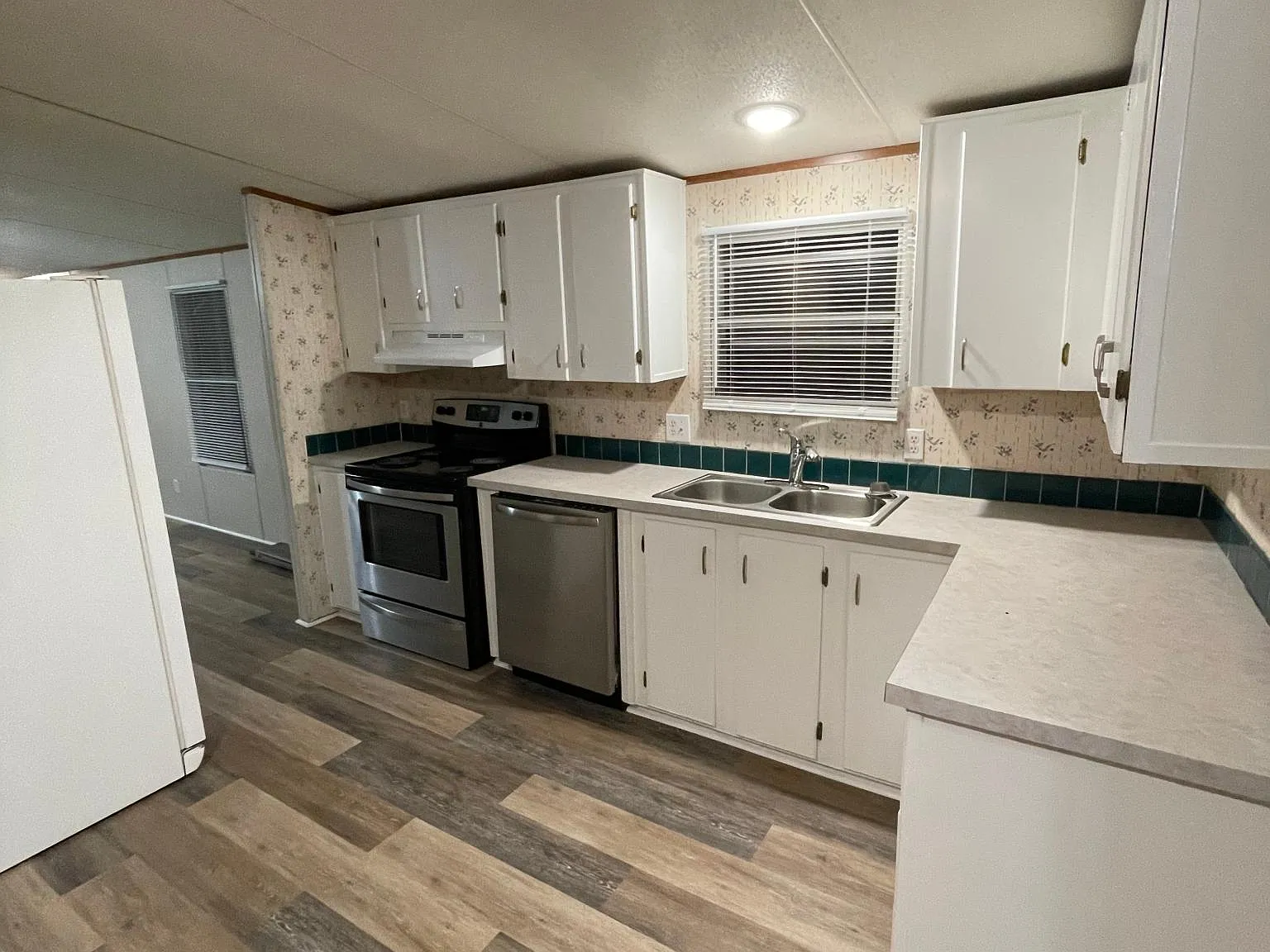 2 bed, 1056 sqft, $900 — Photo 3
