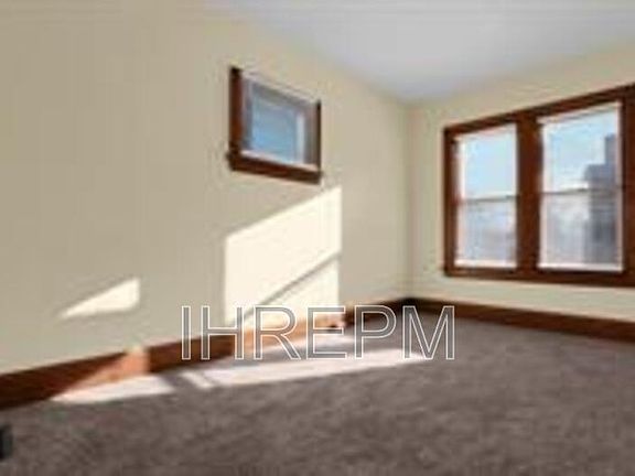 3rd image of 1259 E Livingston Ave