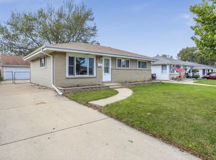 2604 Donna Ave, Racine, WI 53404