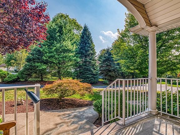 2nd image of 20 Red Oak Dr