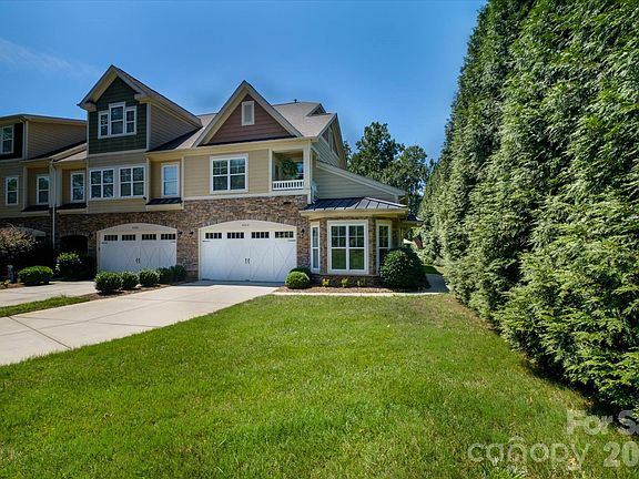 3rd image of 4004 La Crema Dr