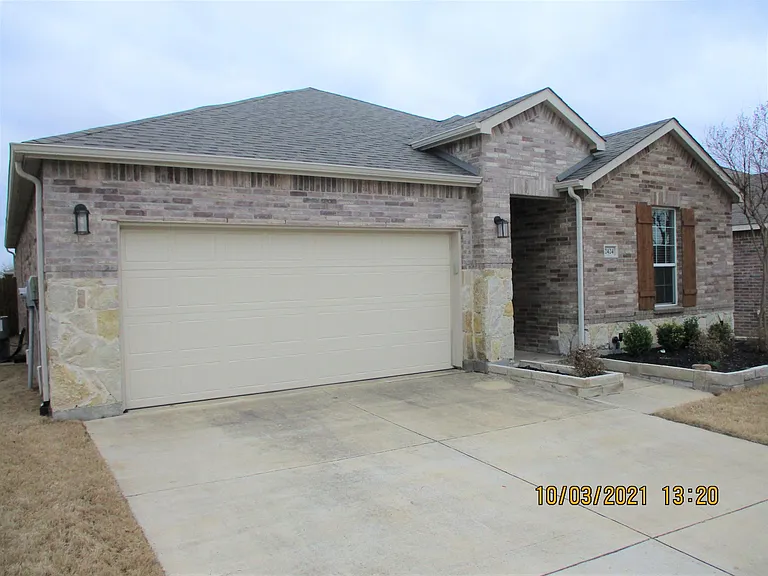 2424 Gelbray Pl — Photo 2