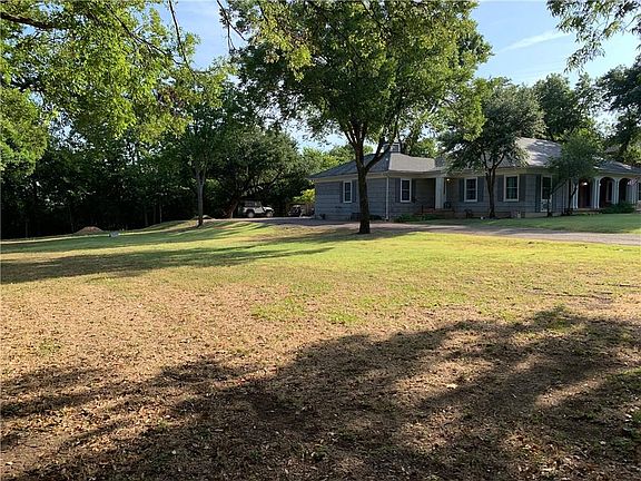 4th image of 413 Corsicana St