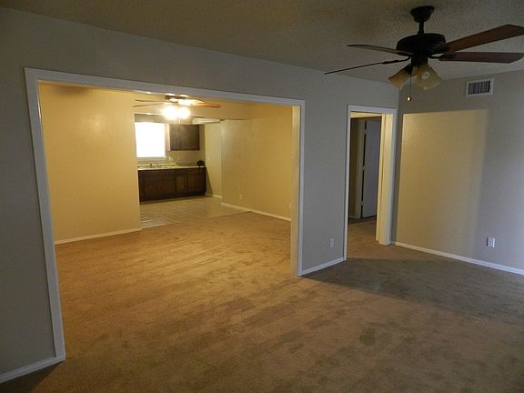 2nd image of 2419 Clower