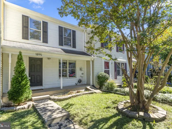 1895 Pohick Creek Ct, Woodbridge, VA 22192