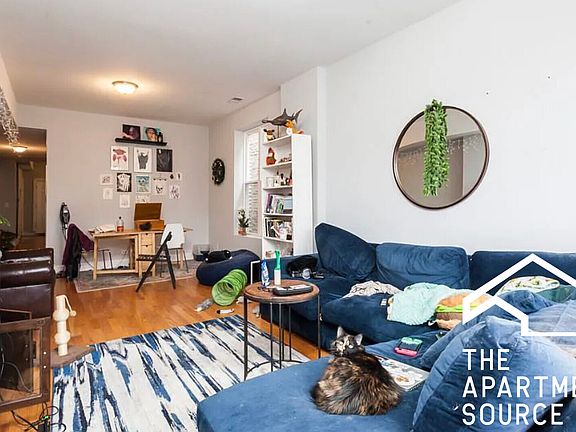 3rd image of 2754 W Fullerton Ave #3