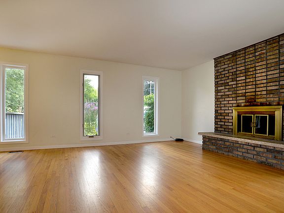 4th image of 303 E Grand Lake Blvd