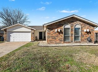 6709 Sunnybank Dr, Fort Worth, TX 76137