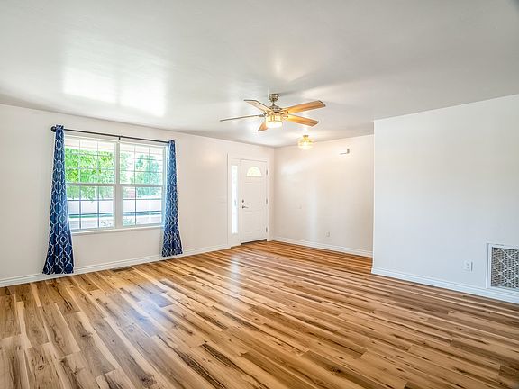 4th image of 1257 Claremont Dr
