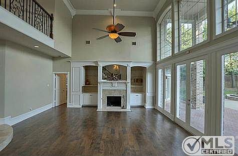 5th image of 811 Pearl Dr