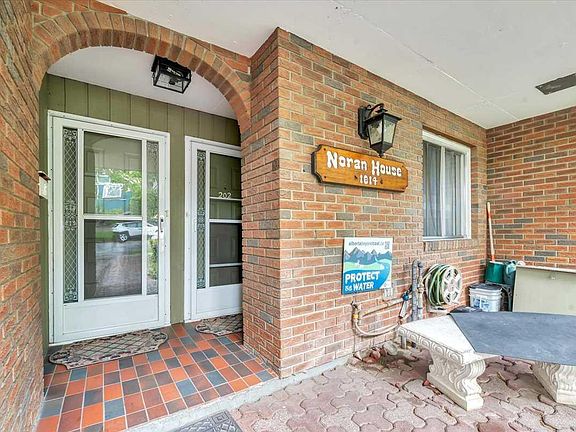 5th image of 1814 18th St SW #302