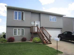 103 Village Dr, Pierre, SD 57501