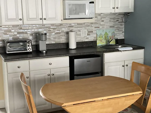 18 Ocean Blvd, Hampton, NH