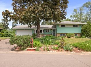 1475 Centennial Dr, Roseville, MN 55113
