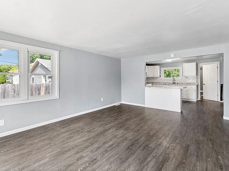 163 Plummer Ave — Photo 5