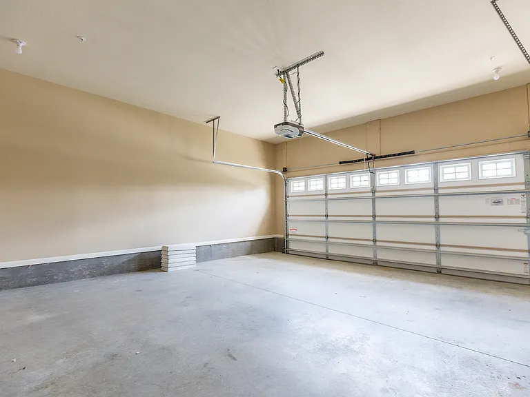 9395 Scarborough St — Photo 30