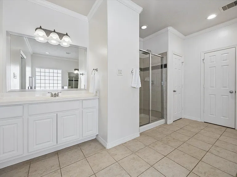 7608 Janak Dr — Photo 18