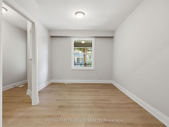 5th image of 14 McRoberts Ave
