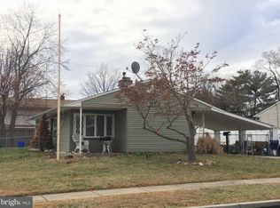 15 Gentle Rd, Levittown, PA 19057