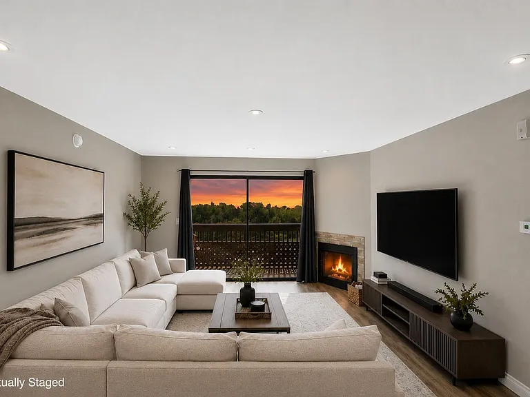 22100 Burbank Blvd #333D — Photo 1