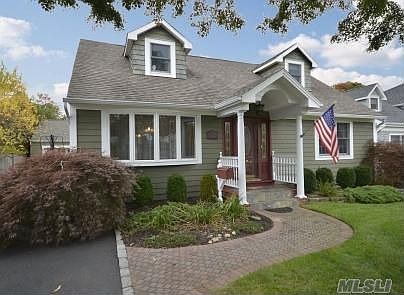 1st image of 272 Sayville Blvd