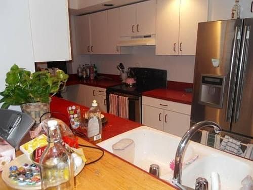 2nd image of 452 Park Dr #A1