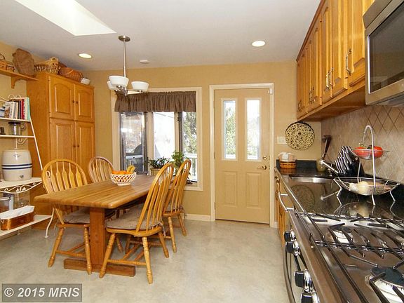 3rd image of 4217 Selkirk Dr