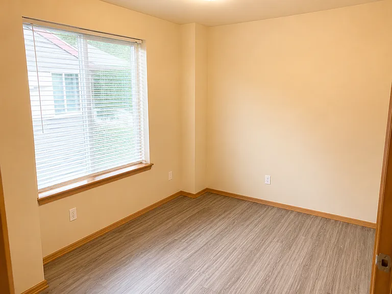 1016 N Garden St — Photo 32