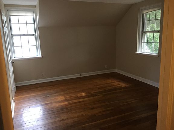4th image of 3544 S Stafford St