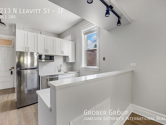 4th image of 2213 N Leavitt St APT 1F