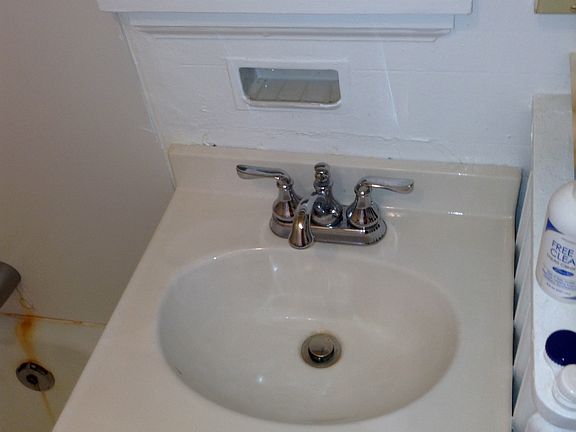 5th image of 1712 E 1st St #1