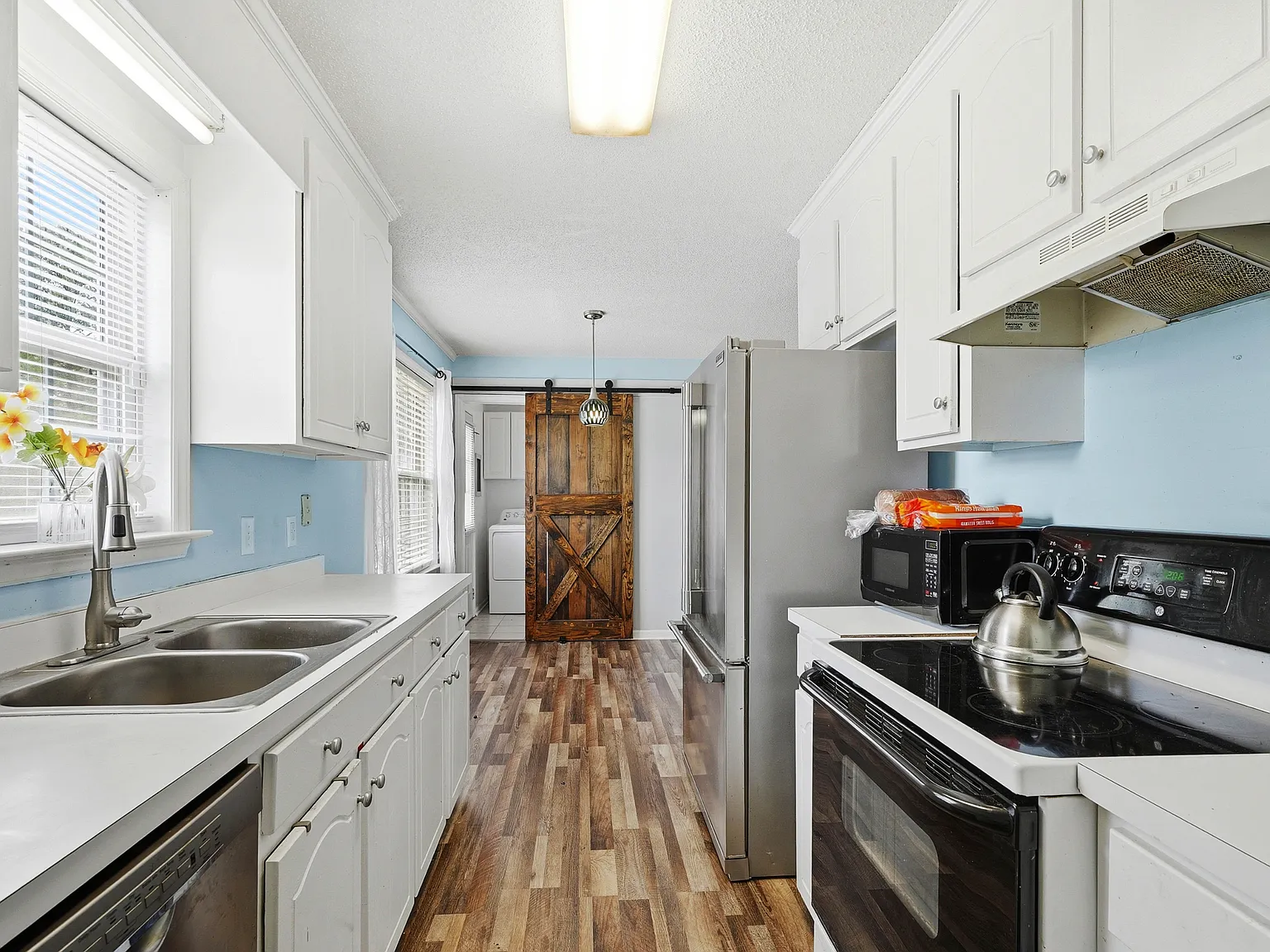 105 Twin Creeks Drive - 1 — Photo 3