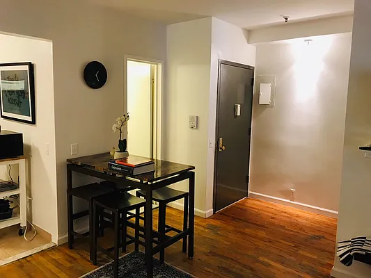 Rented by Roberto Guilbet, LREB | media 17