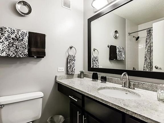 5th image of 58 W Huron St #407